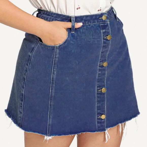SHEIN Plus Raw Hem Button Through Denim Skirt 2XL NWT - Picture 2 of 3